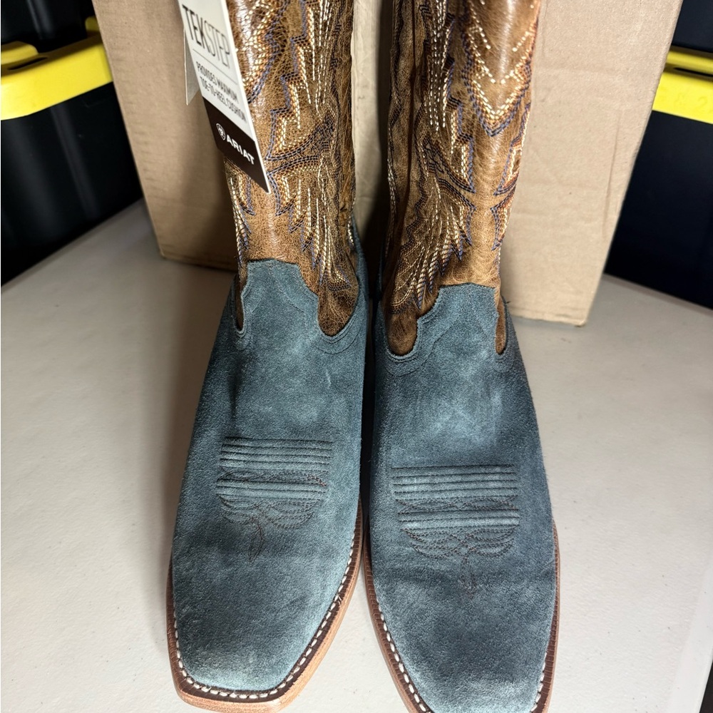 Ariat Men's Teal and Tan Western Boots